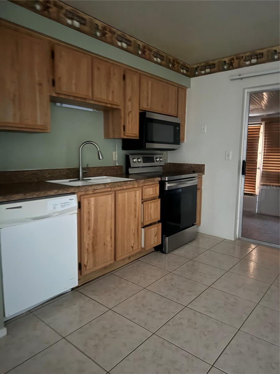 BVL UNIT 1 - Residential Lease