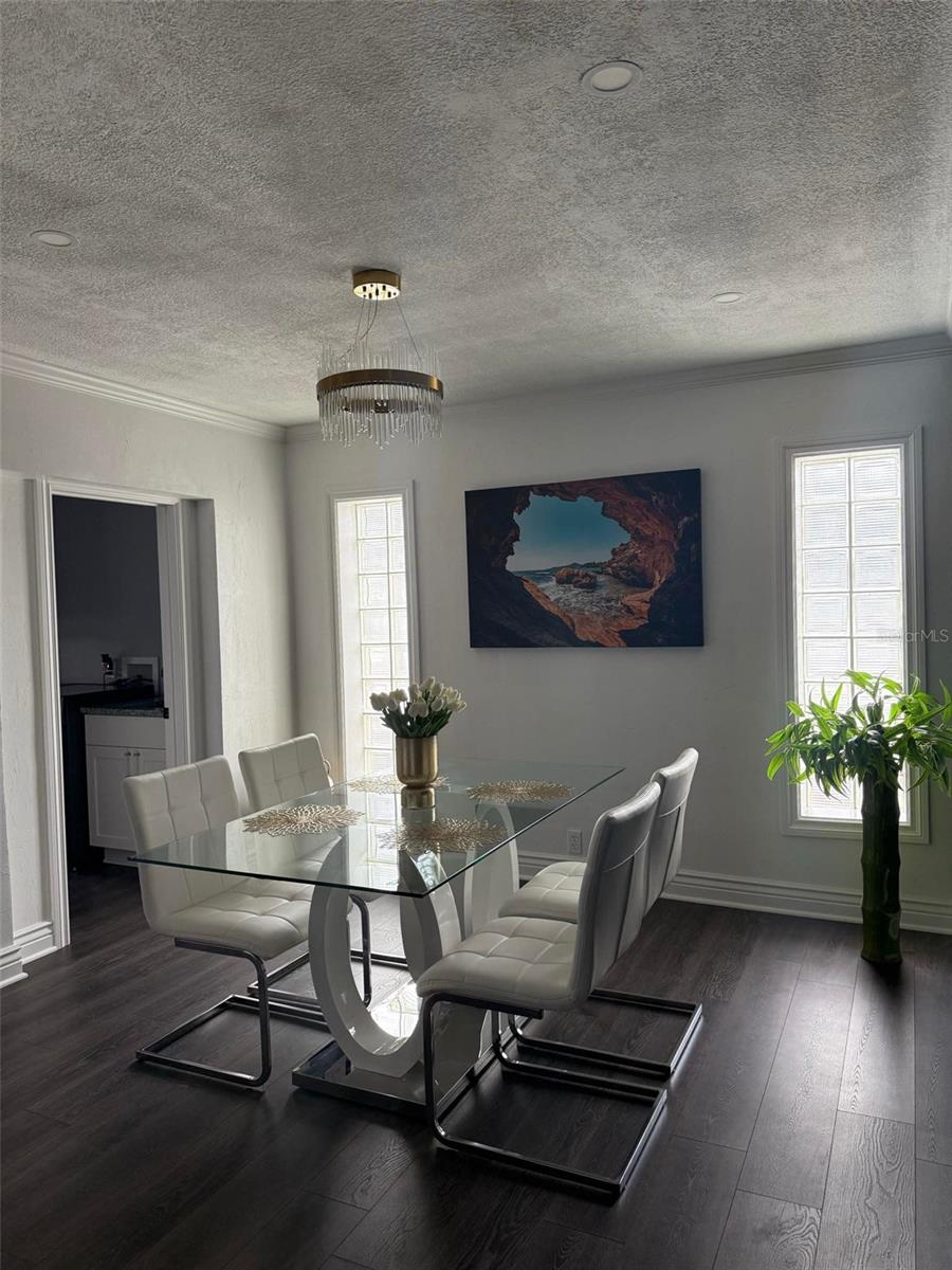 WOODMONT PARK ESTATES - Residential Lease