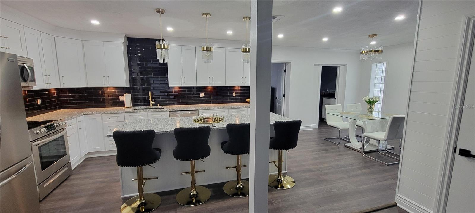 WOODMONT PARK ESTATES - Residential Lease