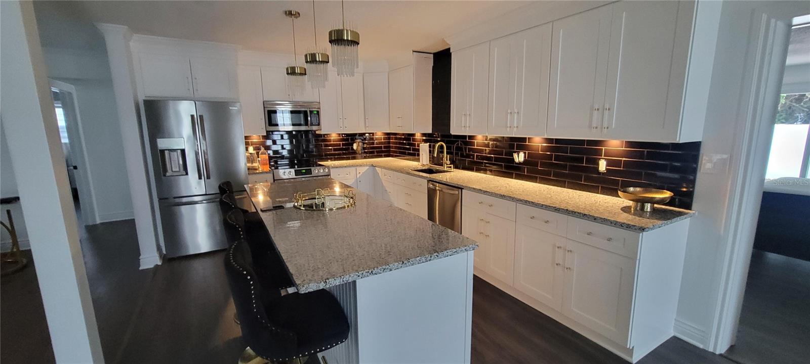 WOODMONT PARK ESTATES - Residential Lease