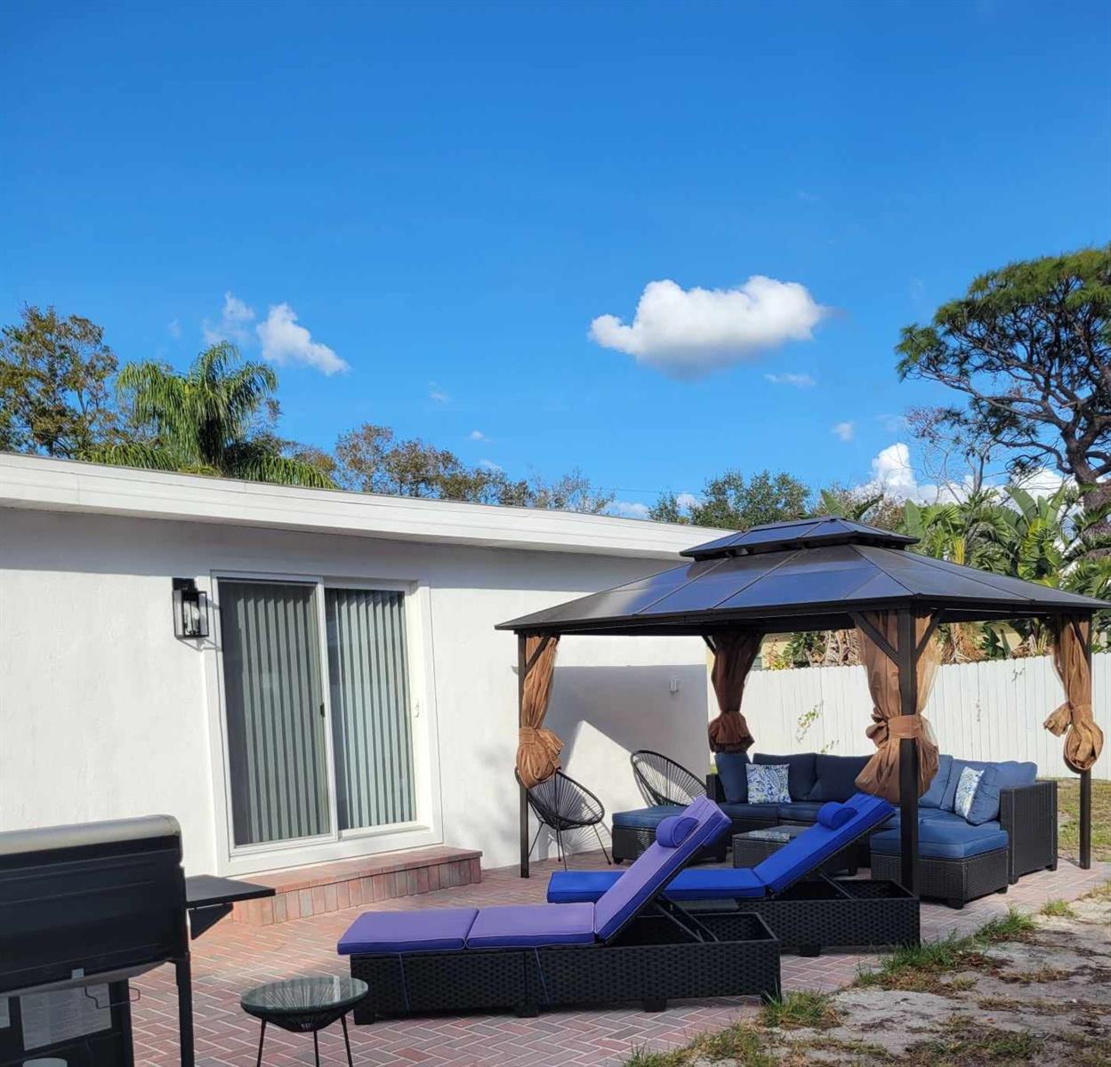 WOODMONT PARK ESTATES - Residential Lease