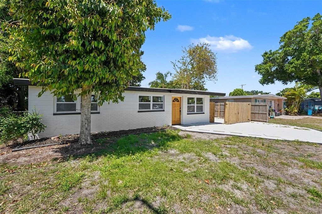 Photo of 9482 Crestview Street, Seminole, FL 33772 (MLS # TB8498214)