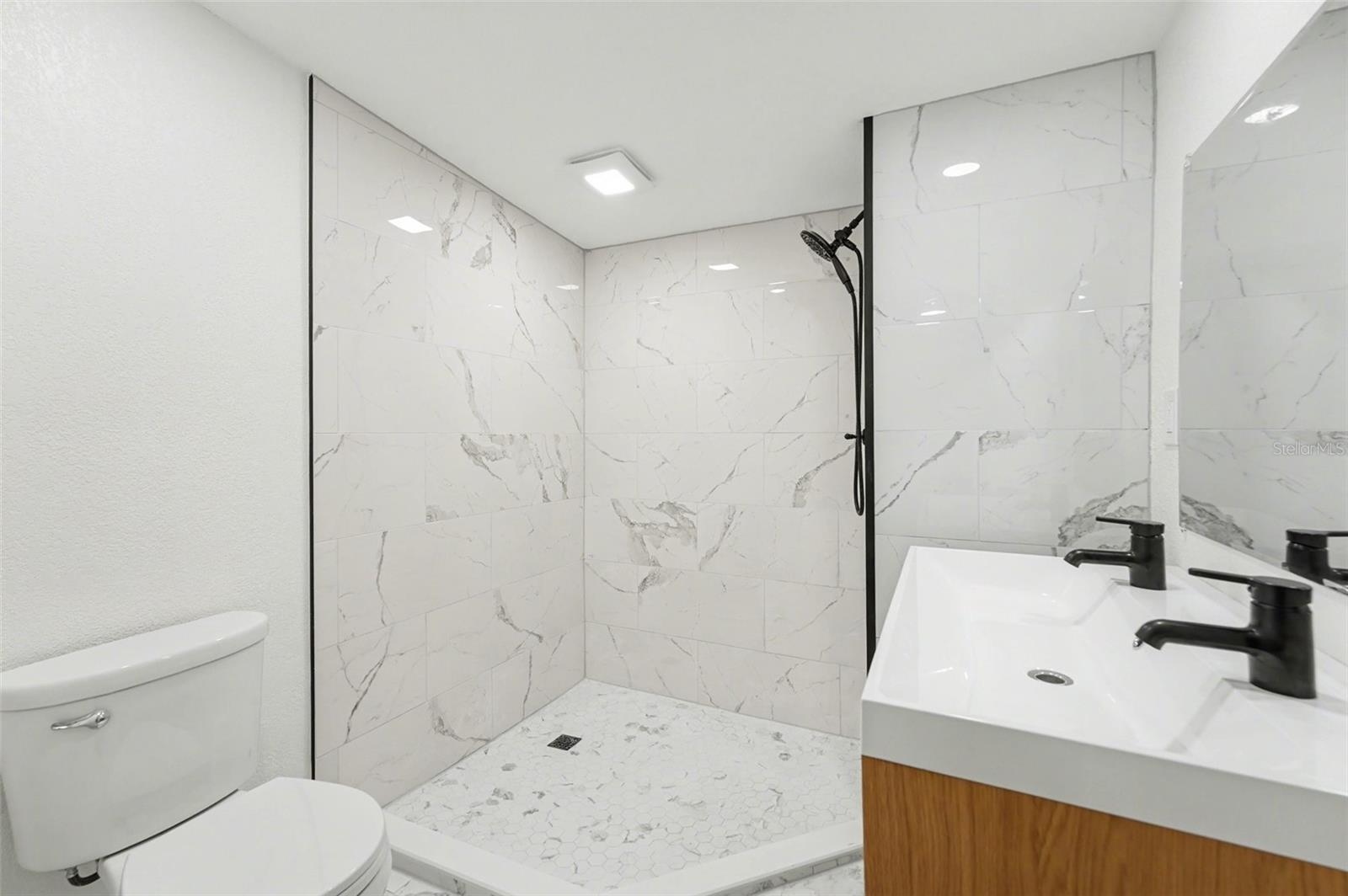 SEMINOLE LAKE VILLAGE 2ND ADD - Residential