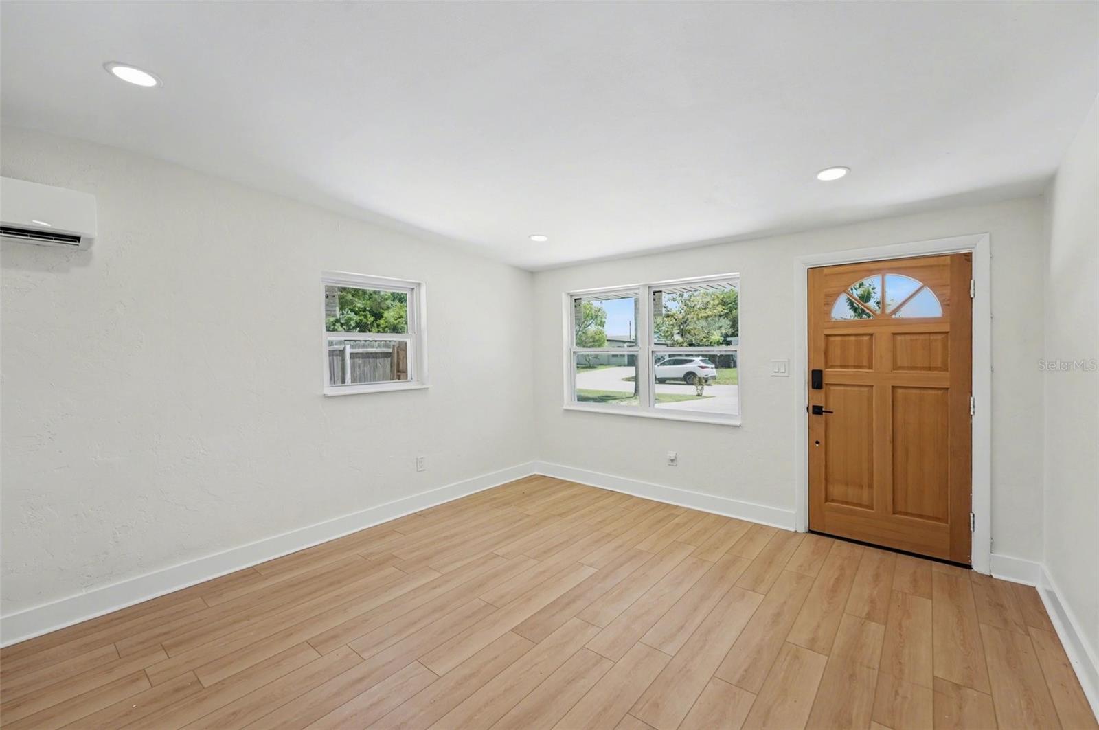 SEMINOLE LAKE VILLAGE 2ND ADD - Residential