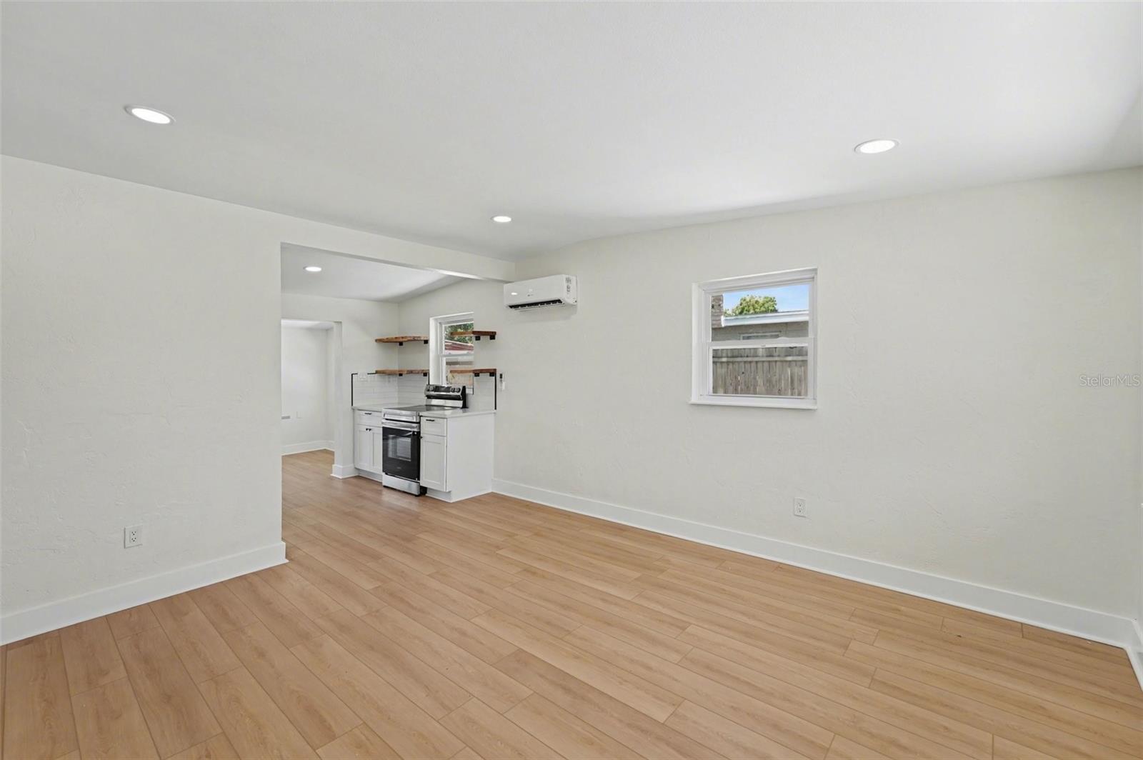 SEMINOLE LAKE VILLAGE 2ND ADD - Residential