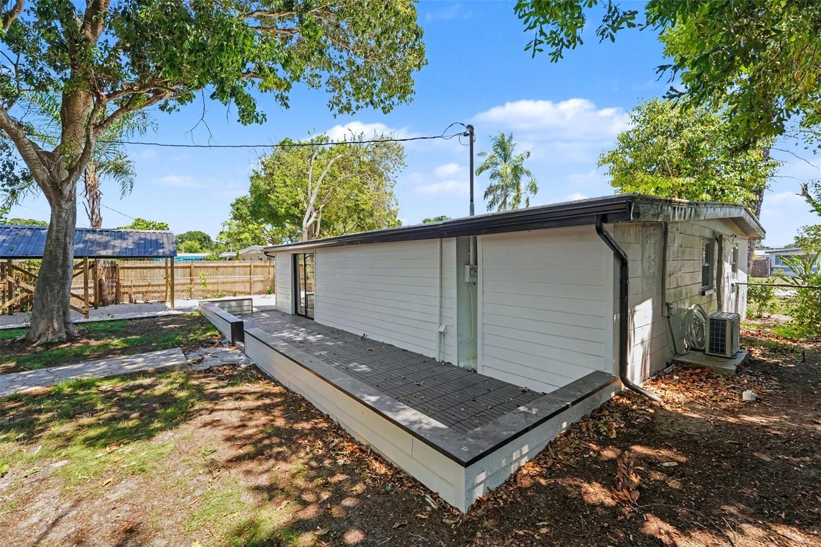 SEMINOLE LAKE VILLAGE 2ND ADD - Residential