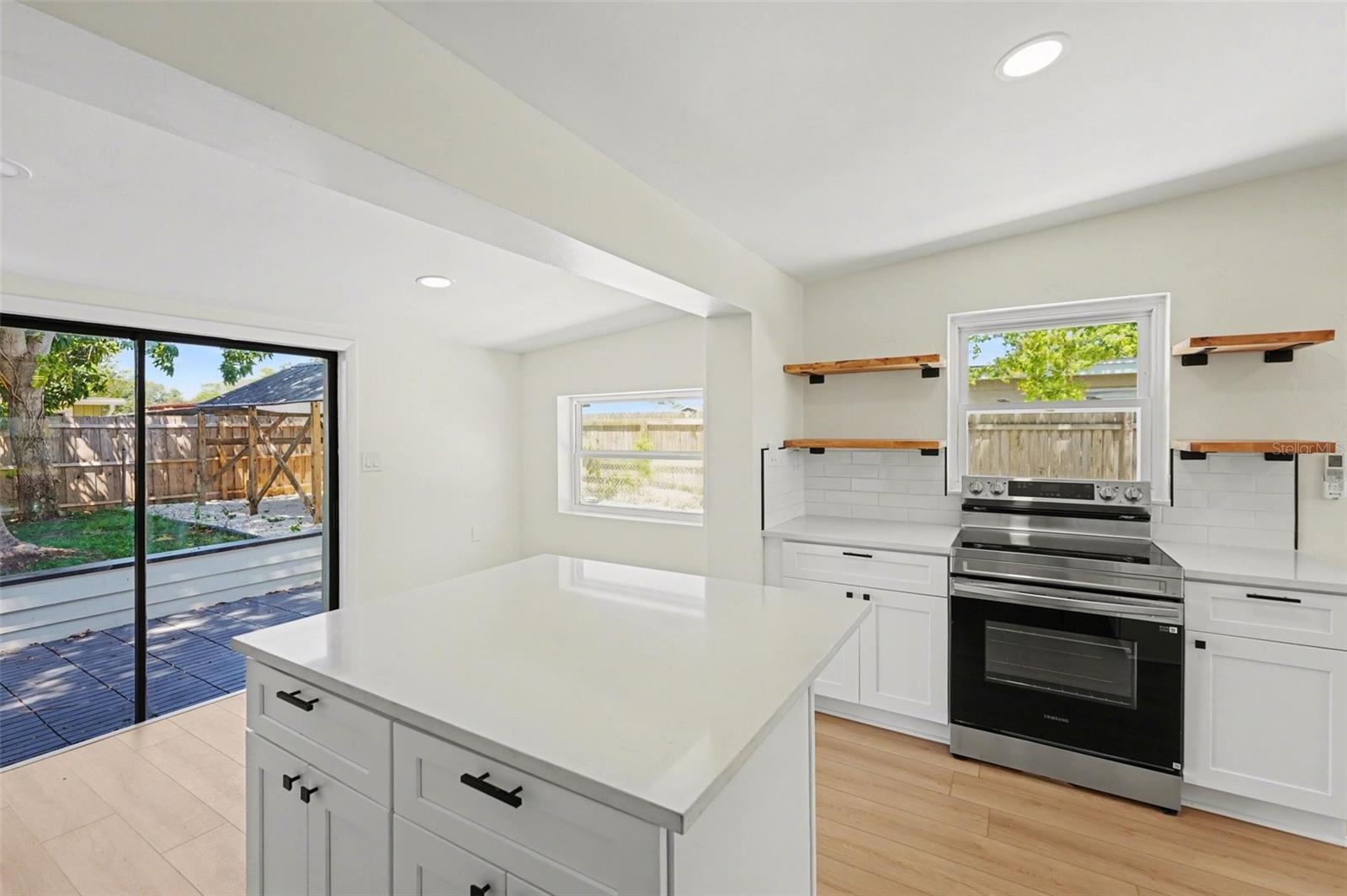 SEMINOLE LAKE VILLAGE 2ND ADD - Residential