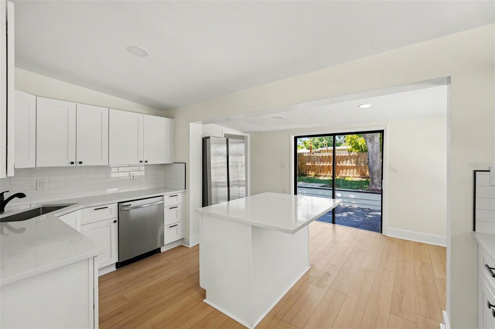 SEMINOLE LAKE VILLAGE 2ND ADD - Residential