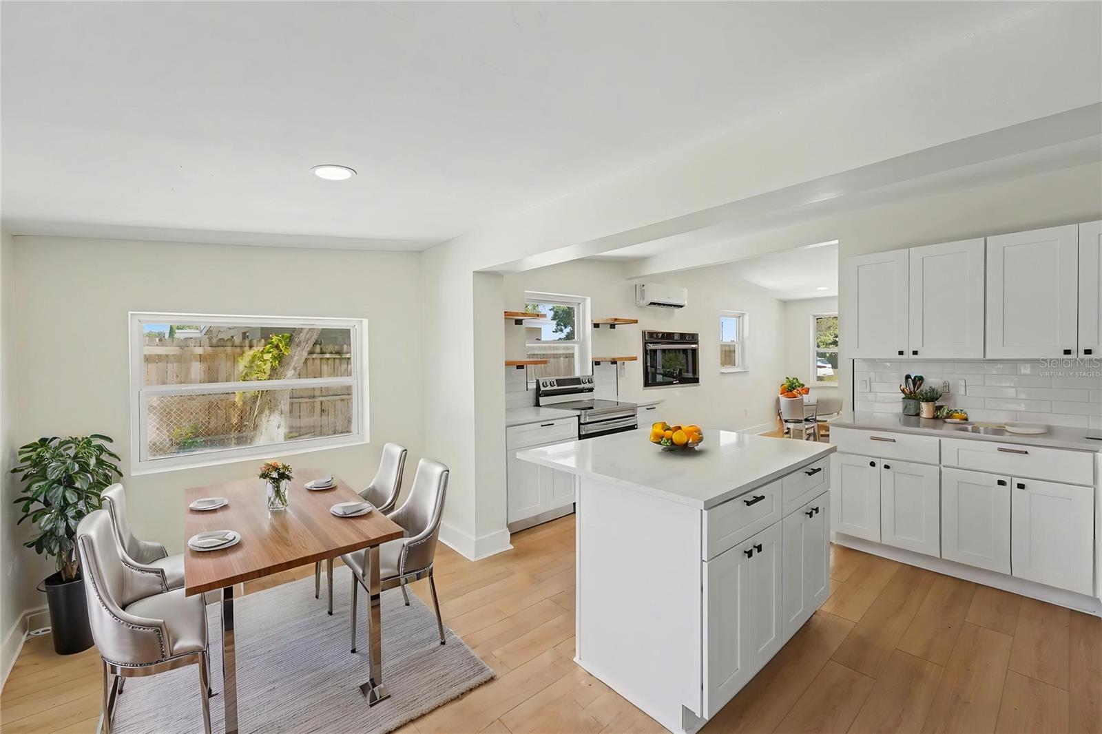 SEMINOLE LAKE VILLAGE 2ND ADD - Residential