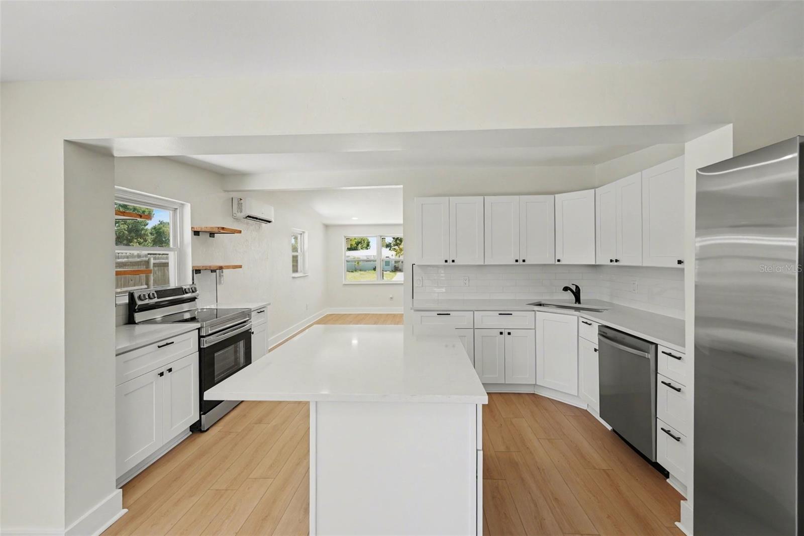 SEMINOLE LAKE VILLAGE 2ND ADD - Residential