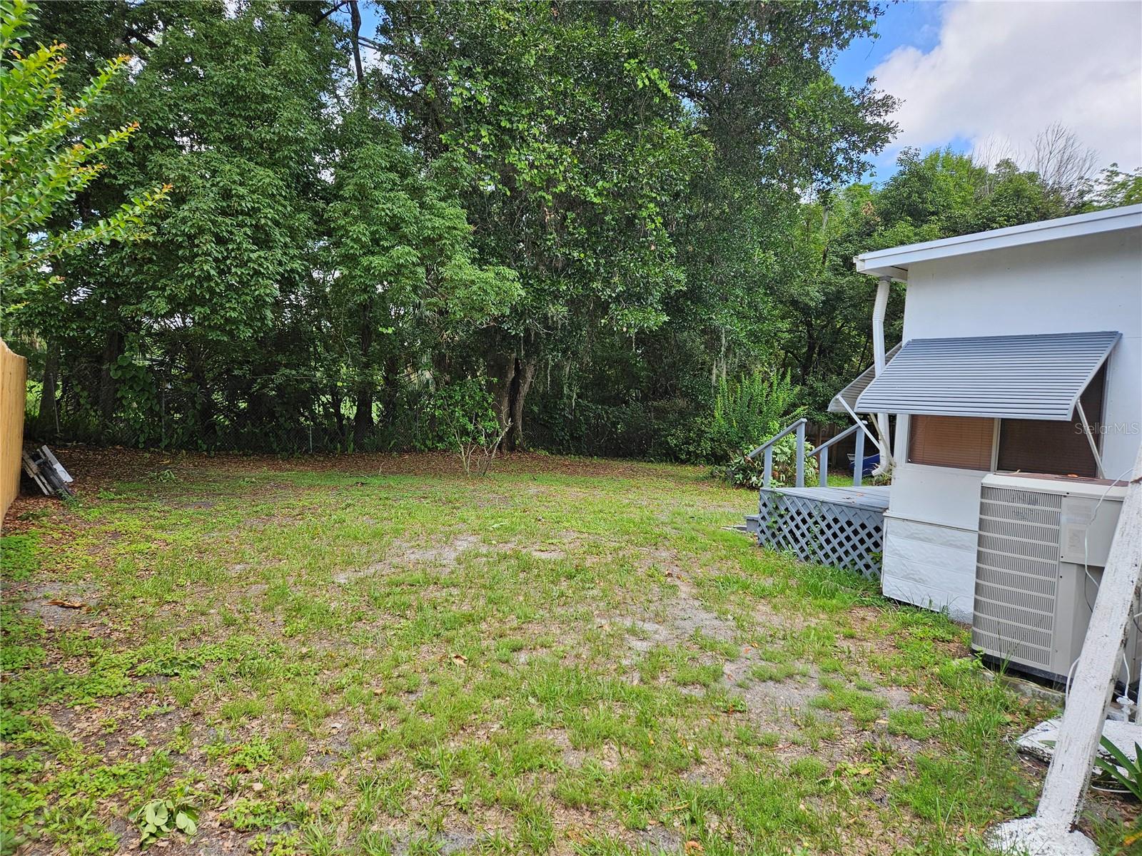 1525 HILLTOP ROAD