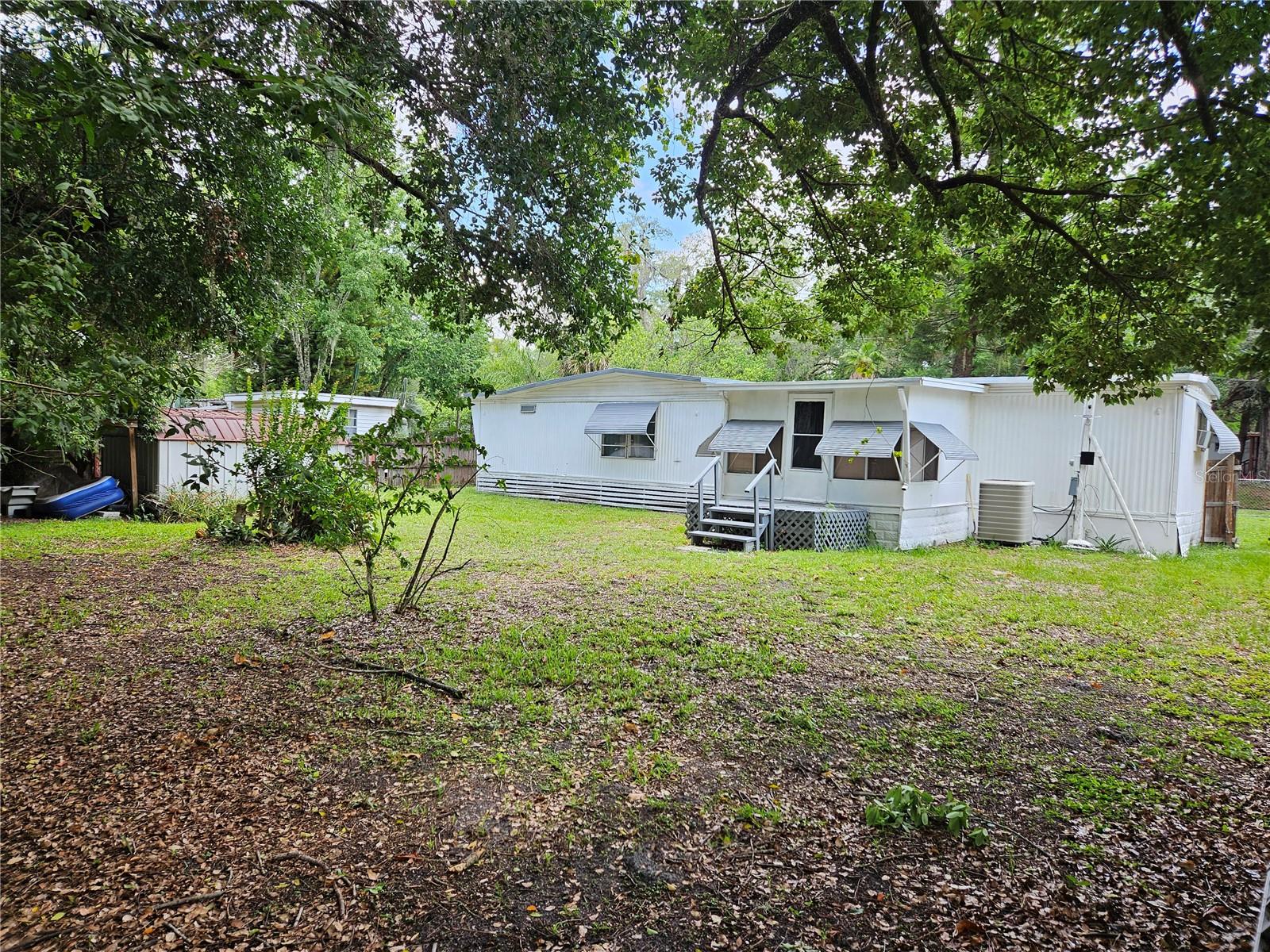 1525 HILLTOP ROAD