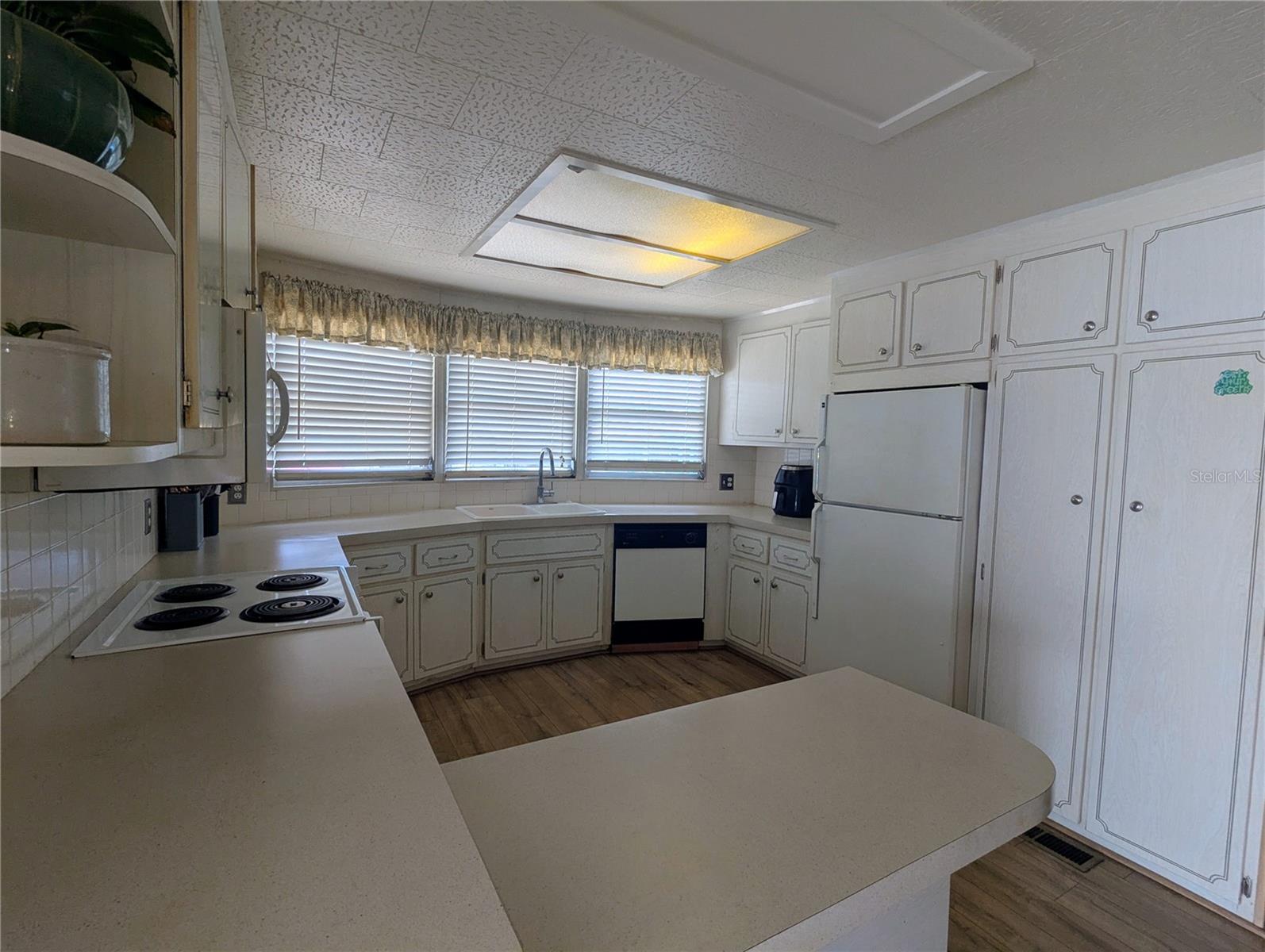 SUN-AIR COUNTRY CLUB - Residential