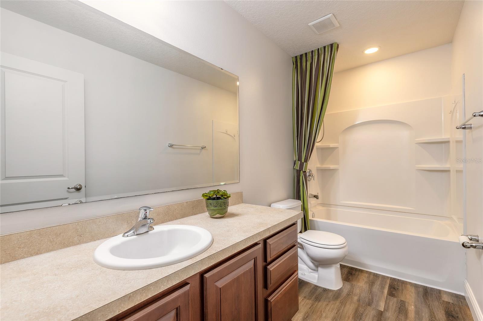 BAYBERRY LAKES - Residential