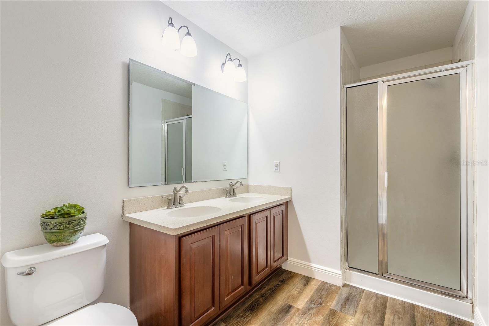 BAYBERRY LAKES - Residential