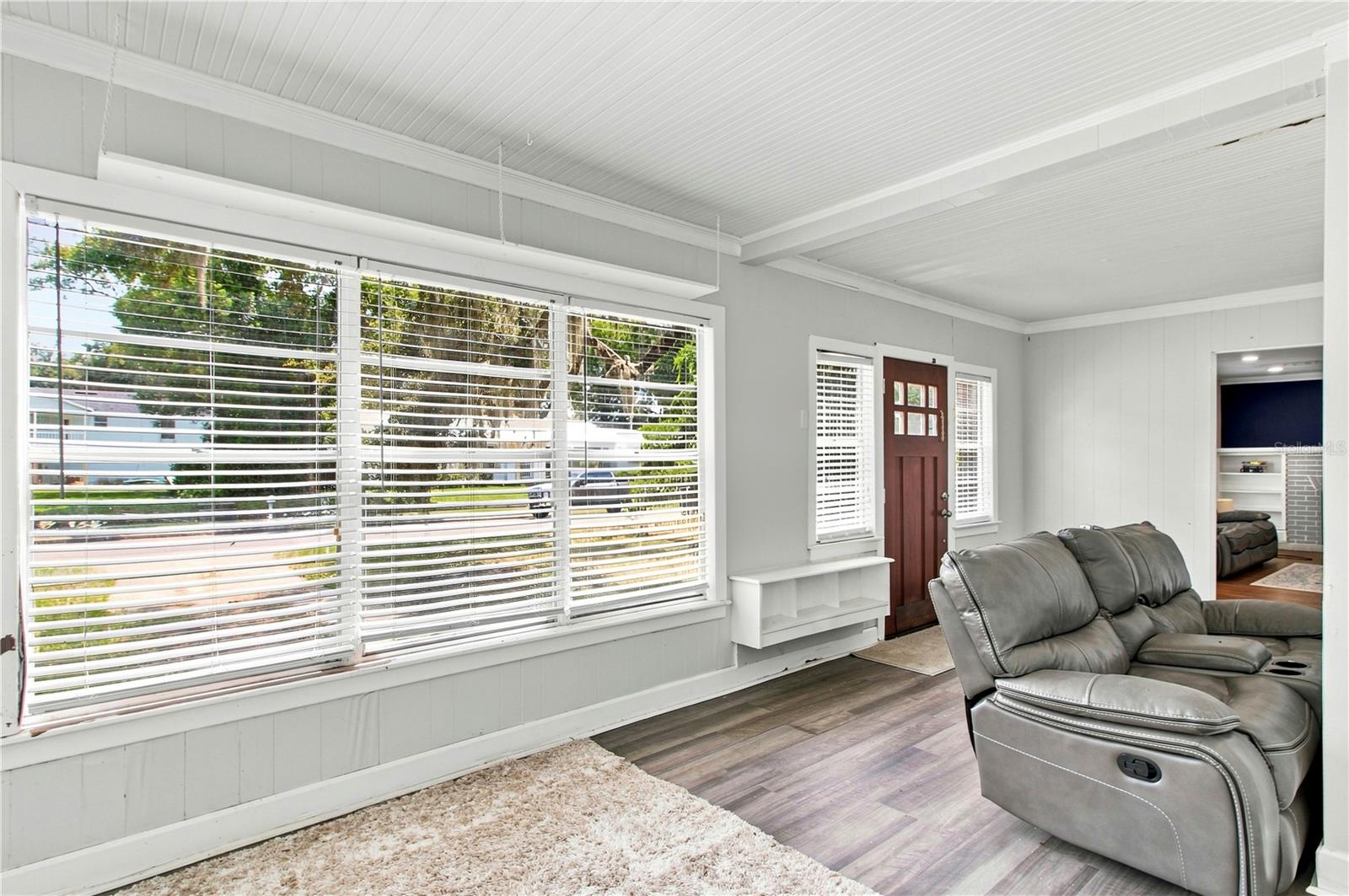 208 W 17TH STREET
