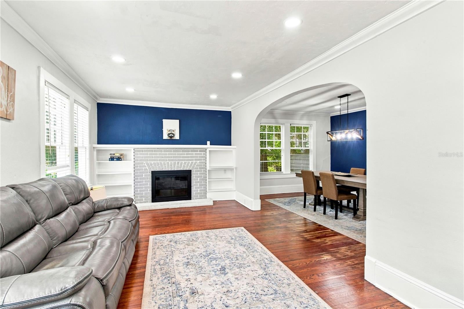 208 W 17TH STREET