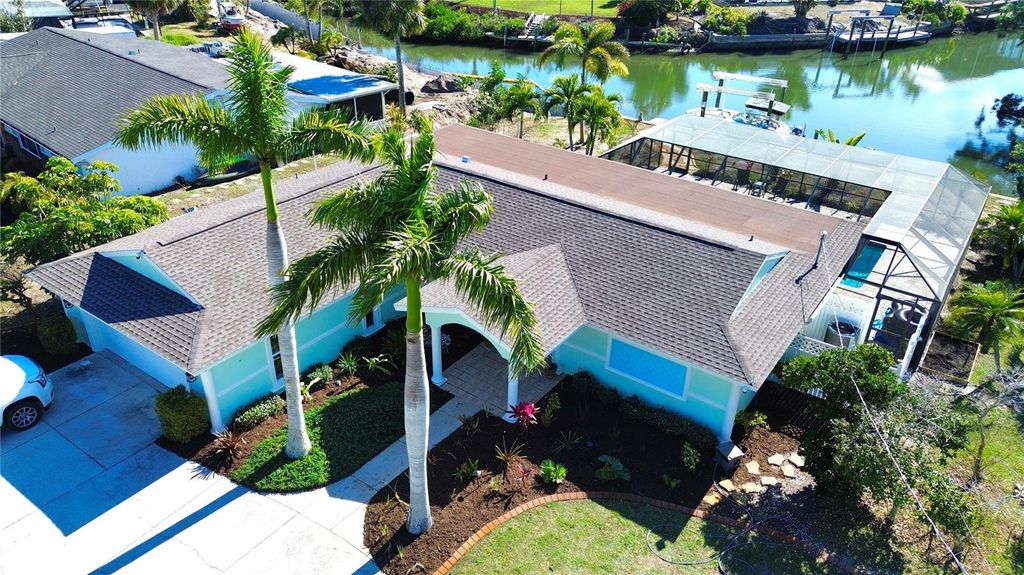 Photo of 1221 Bayshore Drive, Englewood, FL 34223 (MLS # D6146016)