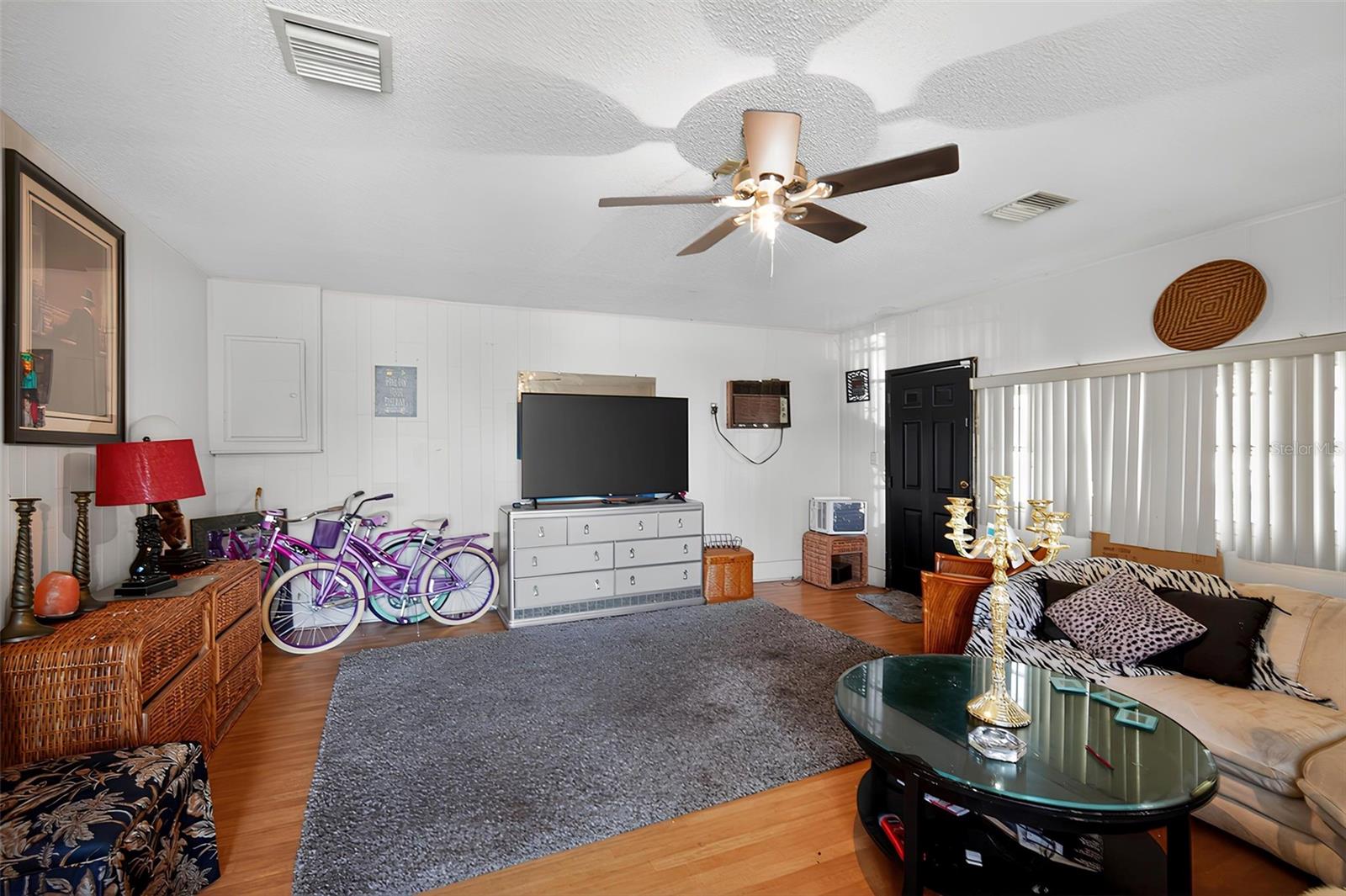 KINGS VILLAGE - Residential