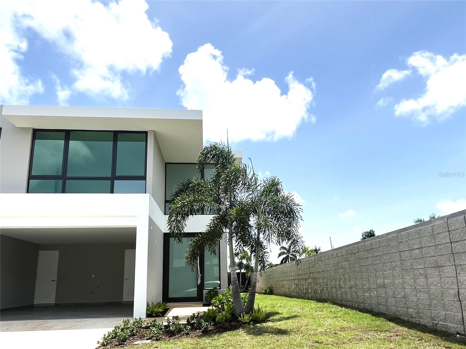 URB. RIVIERA PARKVIEW - Residential