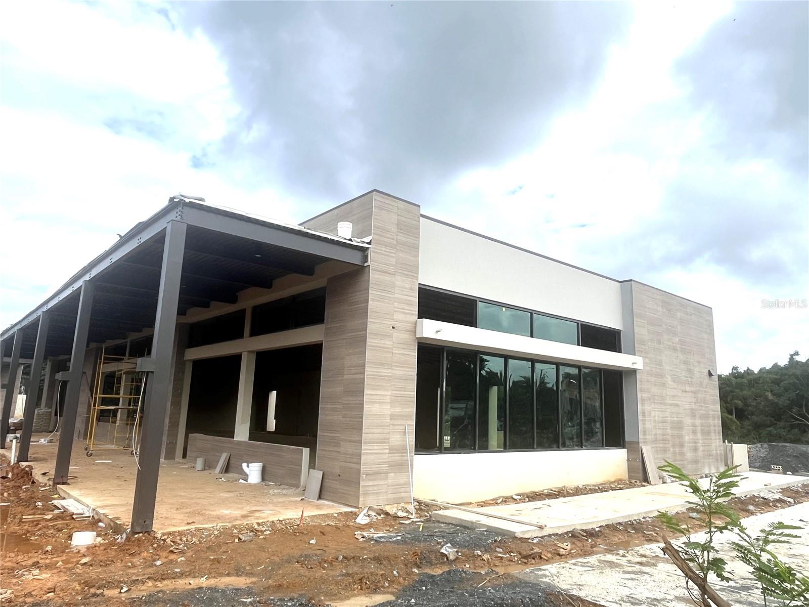 URB. RIVIERA PARKVIEW - Residential