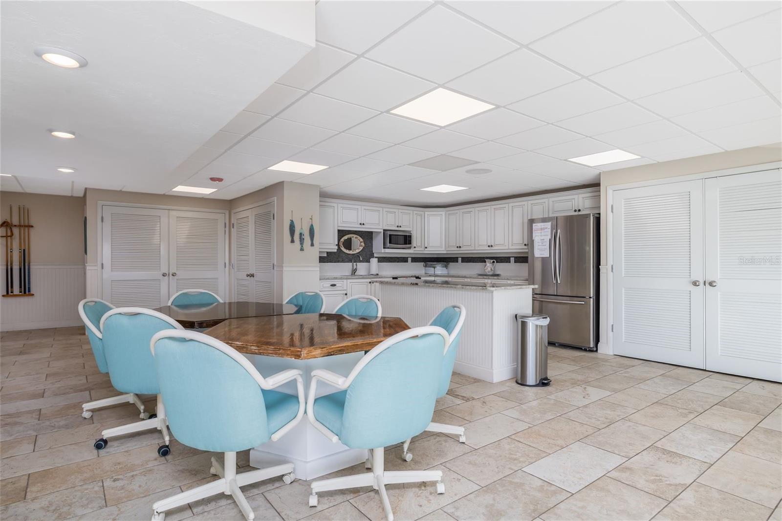 ADMIRALTY CLUB - Residential