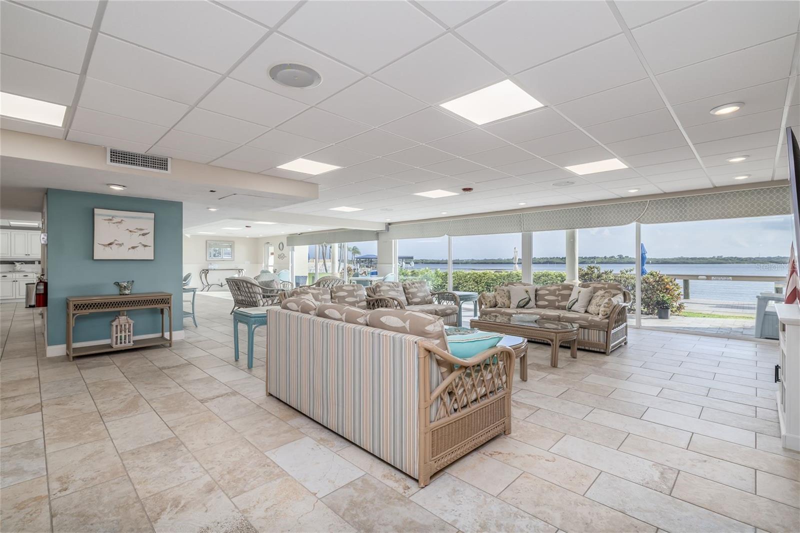 ADMIRALTY CLUB - Residential