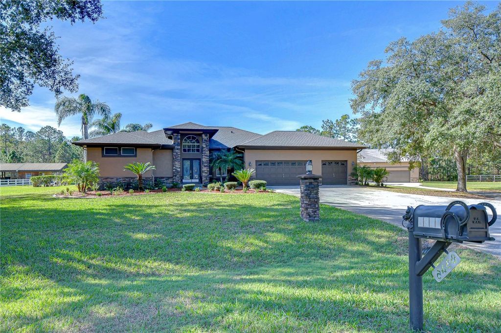 Photo of 8345 Shenandoah Run, Wesley Chapel, FL 33544 (MLS # TB8436749)