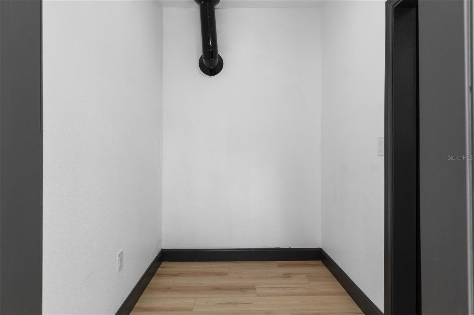 RAINBOW LAKES ESTATE - Residential