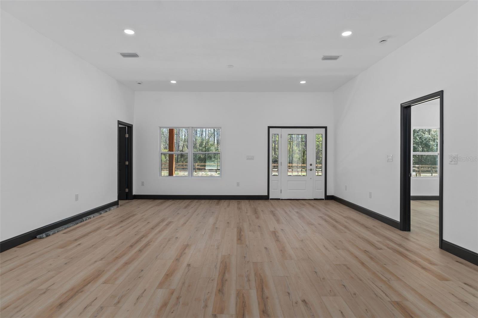 RAINBOW LAKES ESTATE - Residential