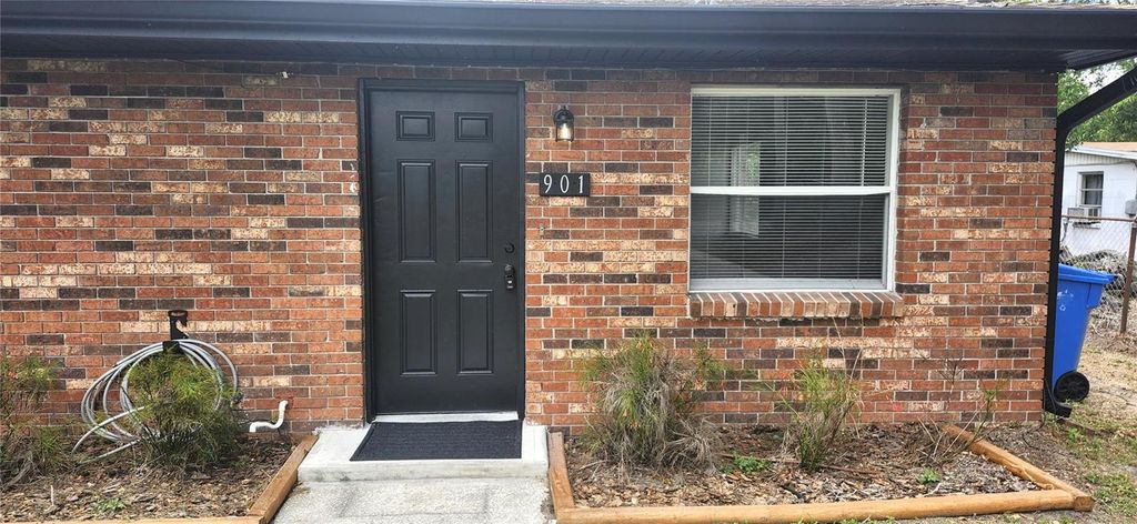 Photo of 901 S Taylor Road, Seffner, FL 33584 (MLS # TB8505287)