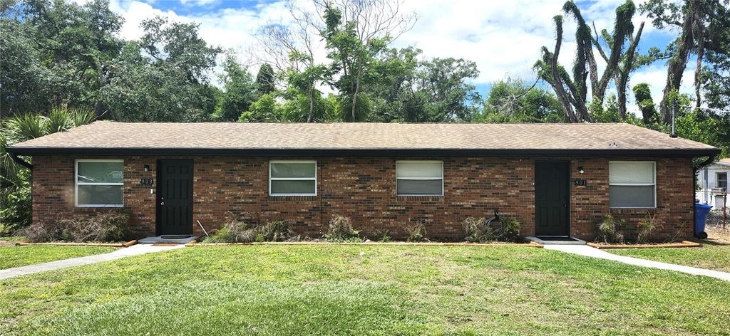Photo of 901 S Taylor Road, Seffner, FL 33584 (MLS # TB8505287)