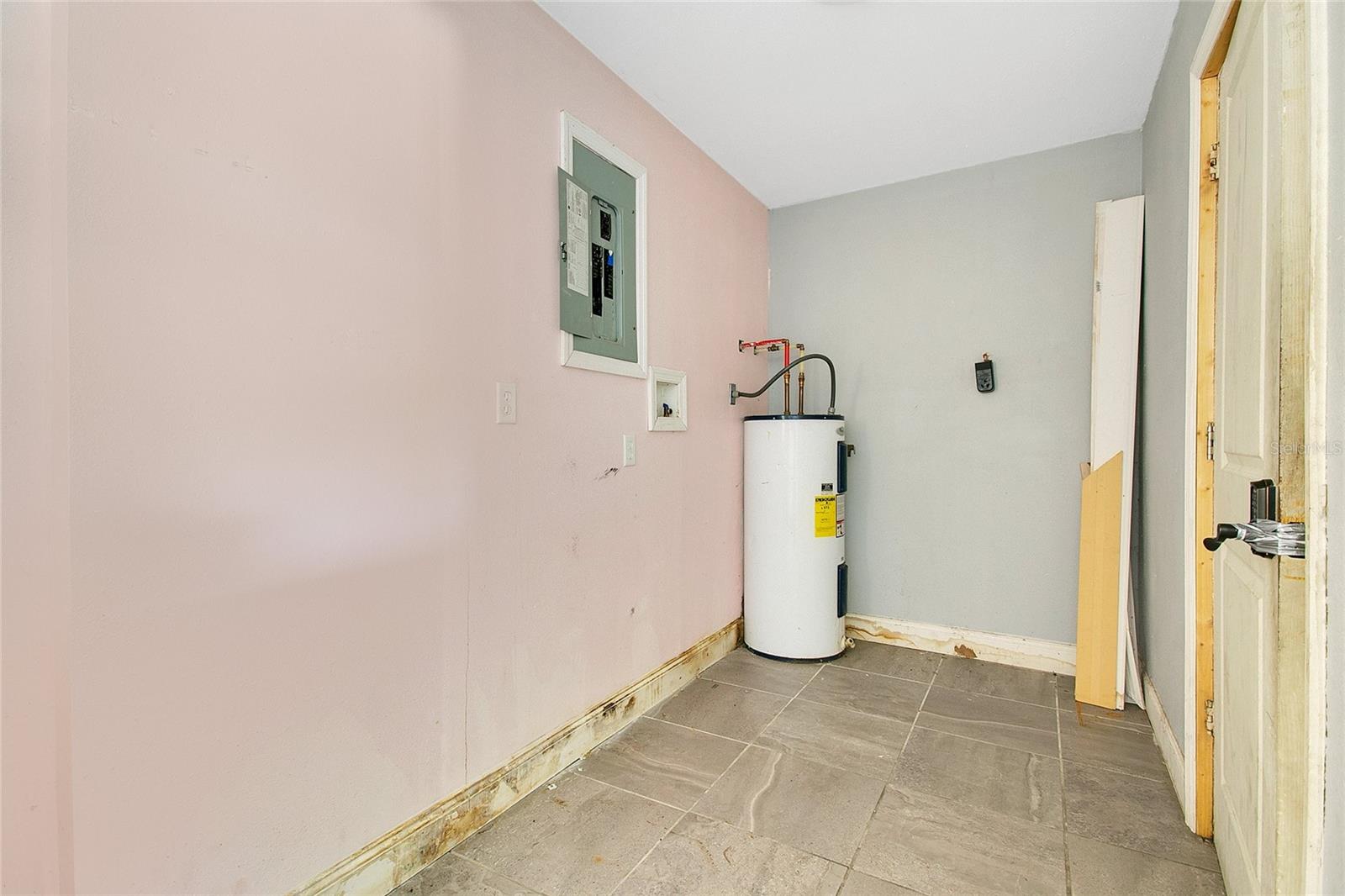 CANDLELIGHT OAKS - Residential