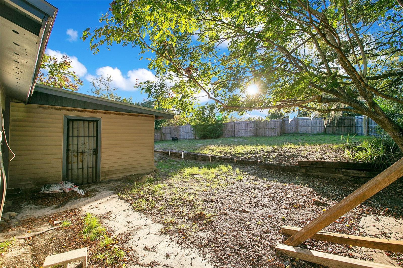 CANDLELIGHT OAKS - Residential