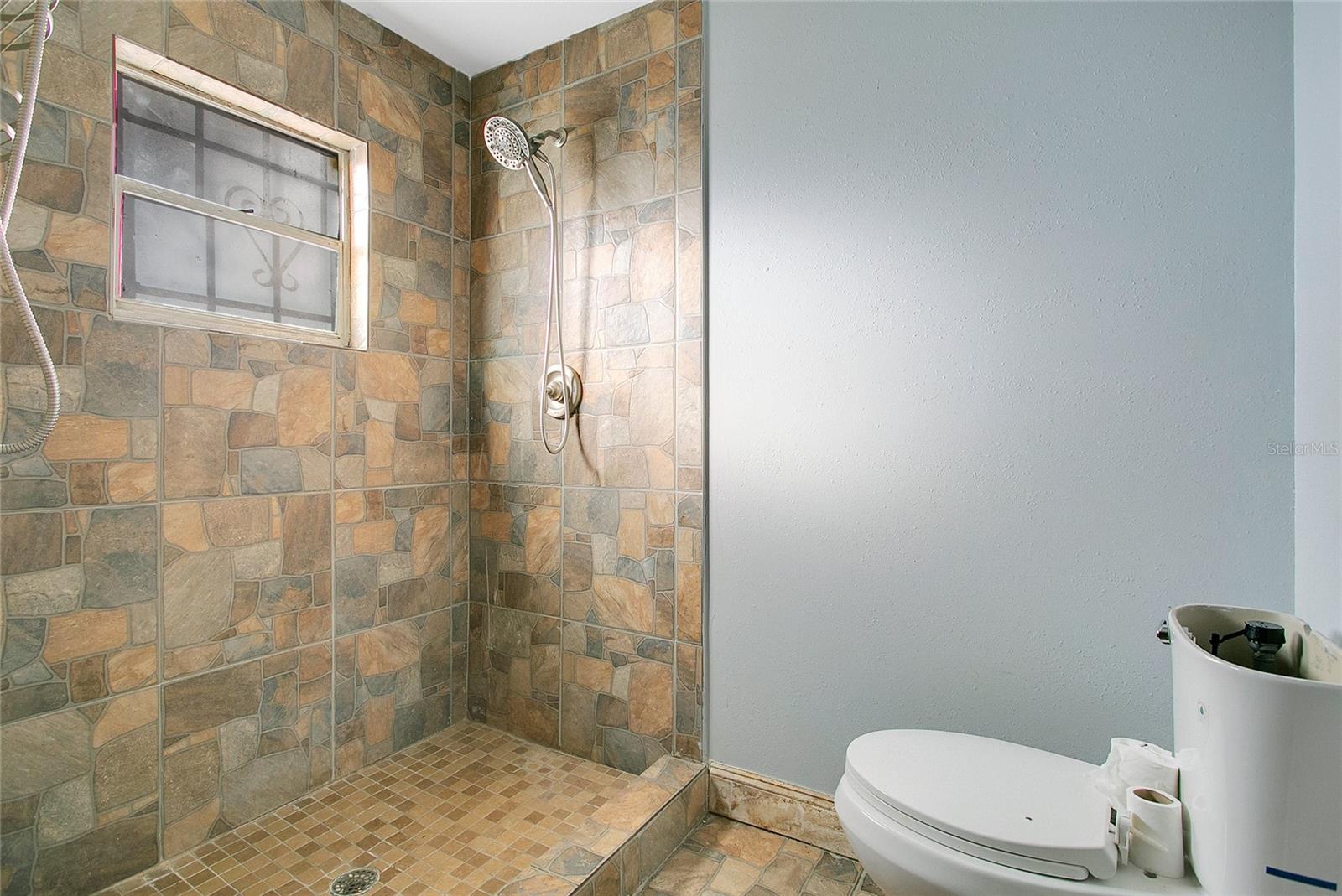 CANDLELIGHT OAKS - Residential