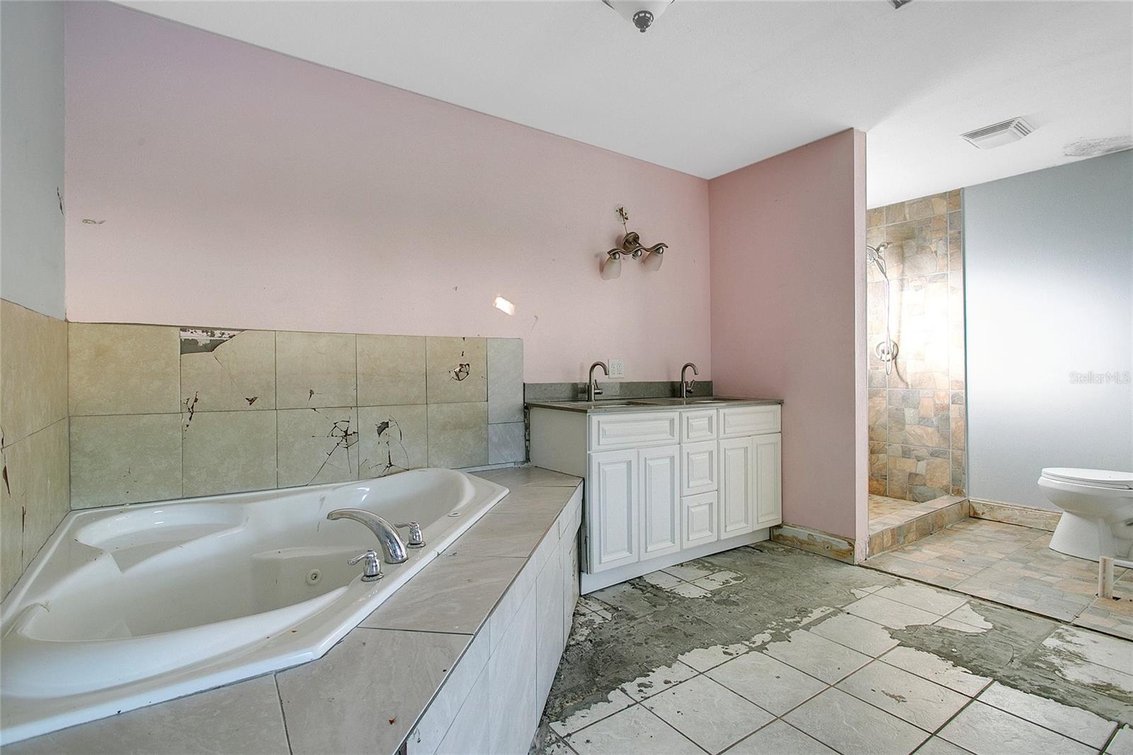 CANDLELIGHT OAKS - Residential