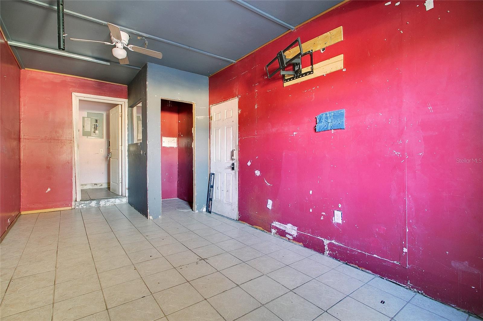 CANDLELIGHT OAKS - Residential