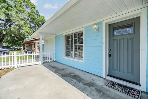 A home in SEFFNER