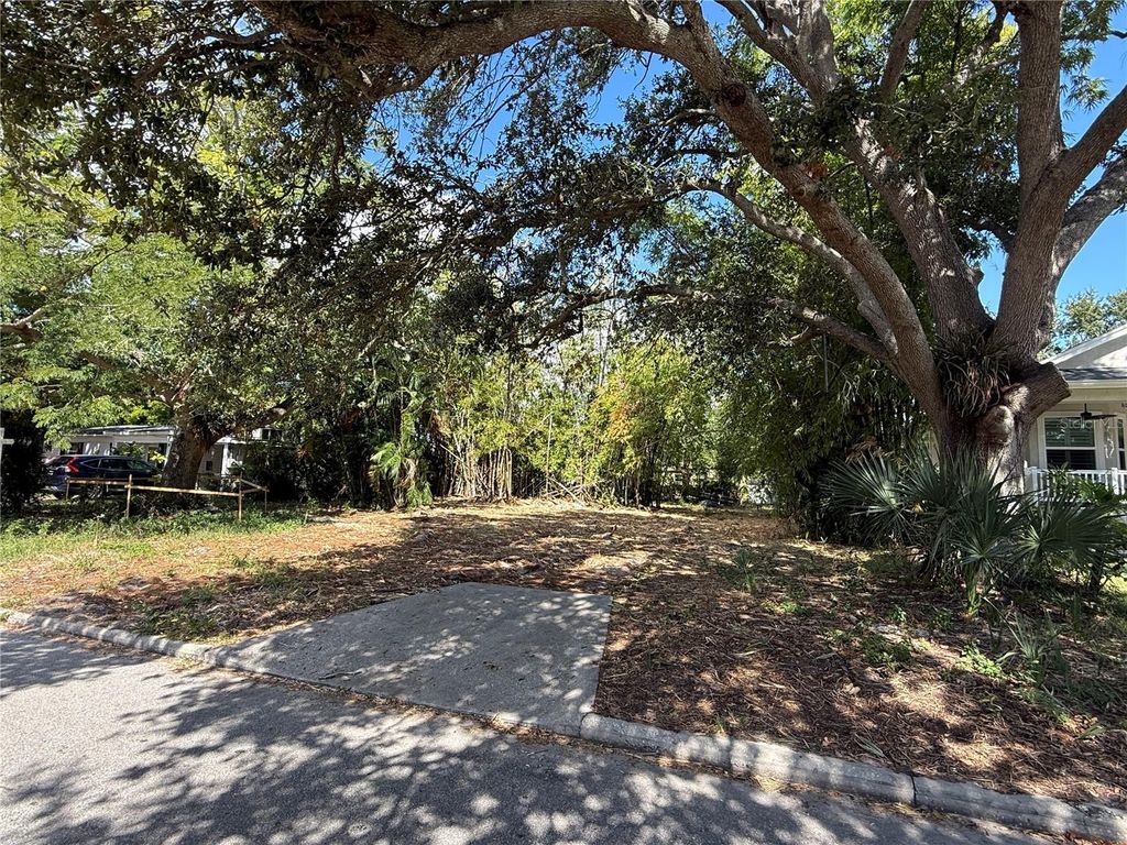 Photo of 3027 W Helen Avenue, Tampa, FL 33611 (MLS # TB8440274)