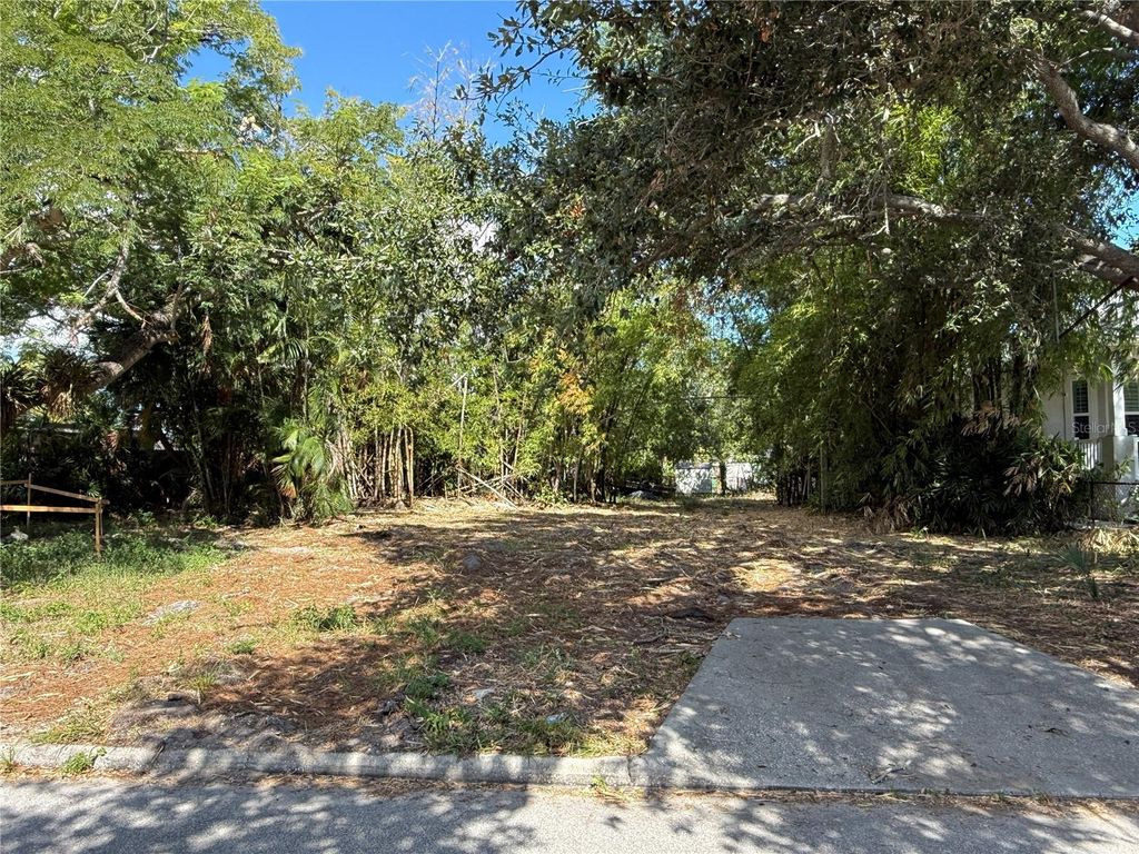 Photo of 3027 W Helen Avenue, Tampa, FL 33611 (MLS # TB8440274)