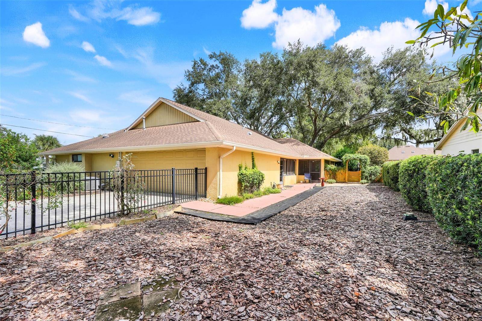 CLERMONT MARGAREE GARDENS SUB - Residential