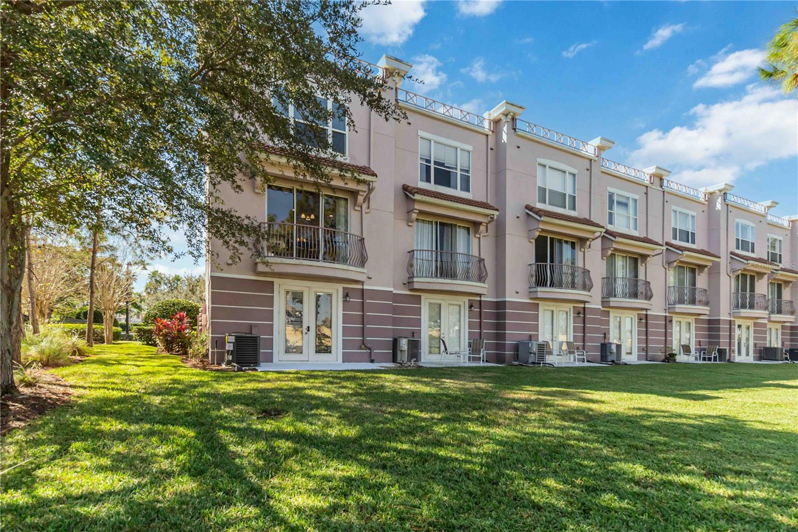 VISTA CAY AT HARBOR SQUARE CONDO PH 4 - Residential Lease