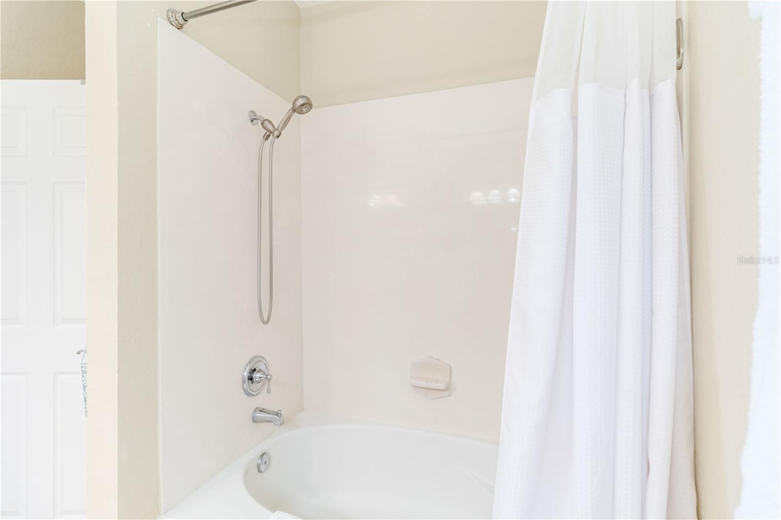 VISTA CAY AT HARBOR SQUARE CONDO PH 4 - Residential Lease