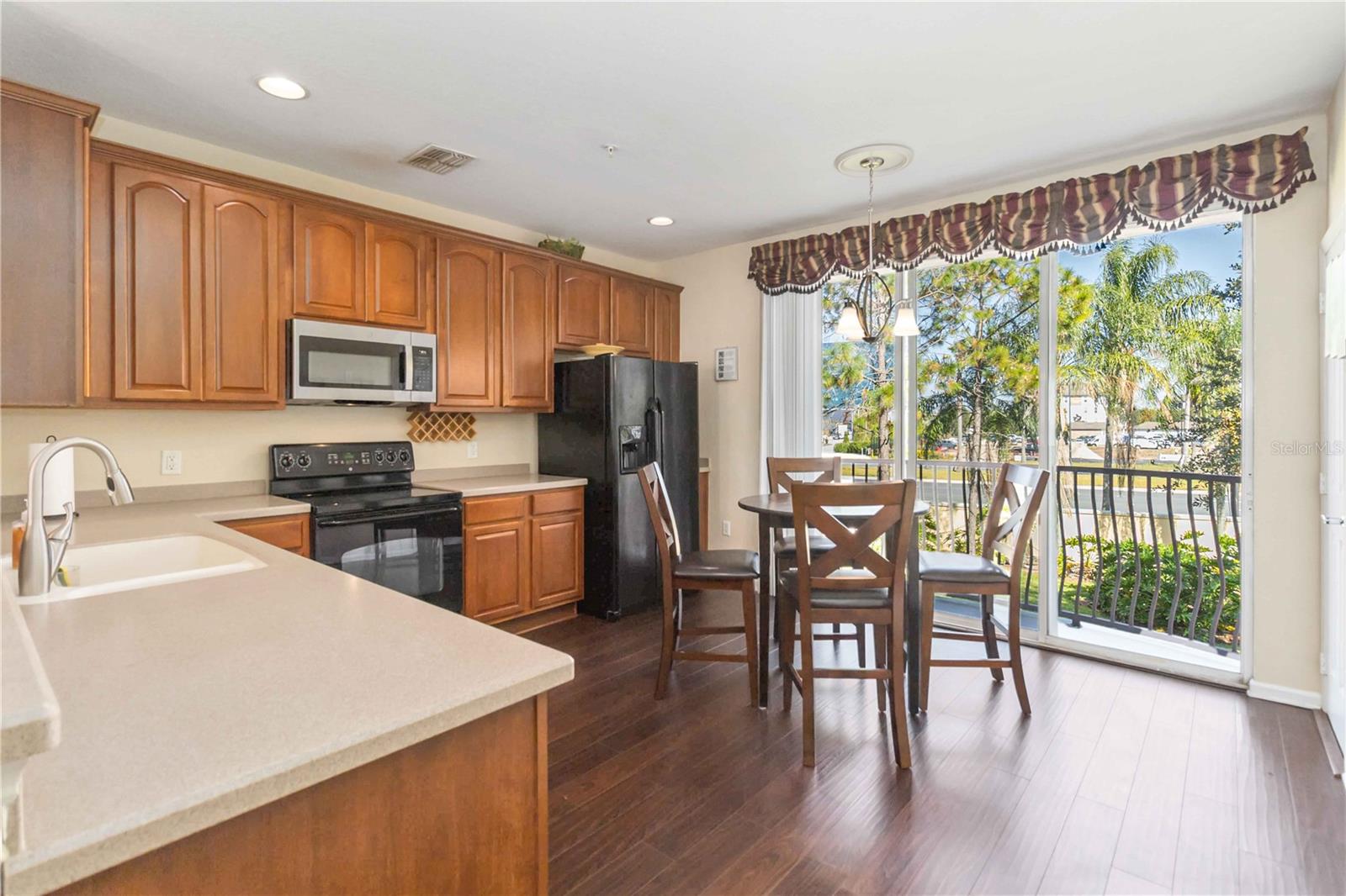 VISTA CAY AT HARBOR SQUARE CONDO PH 4 - Residential Lease