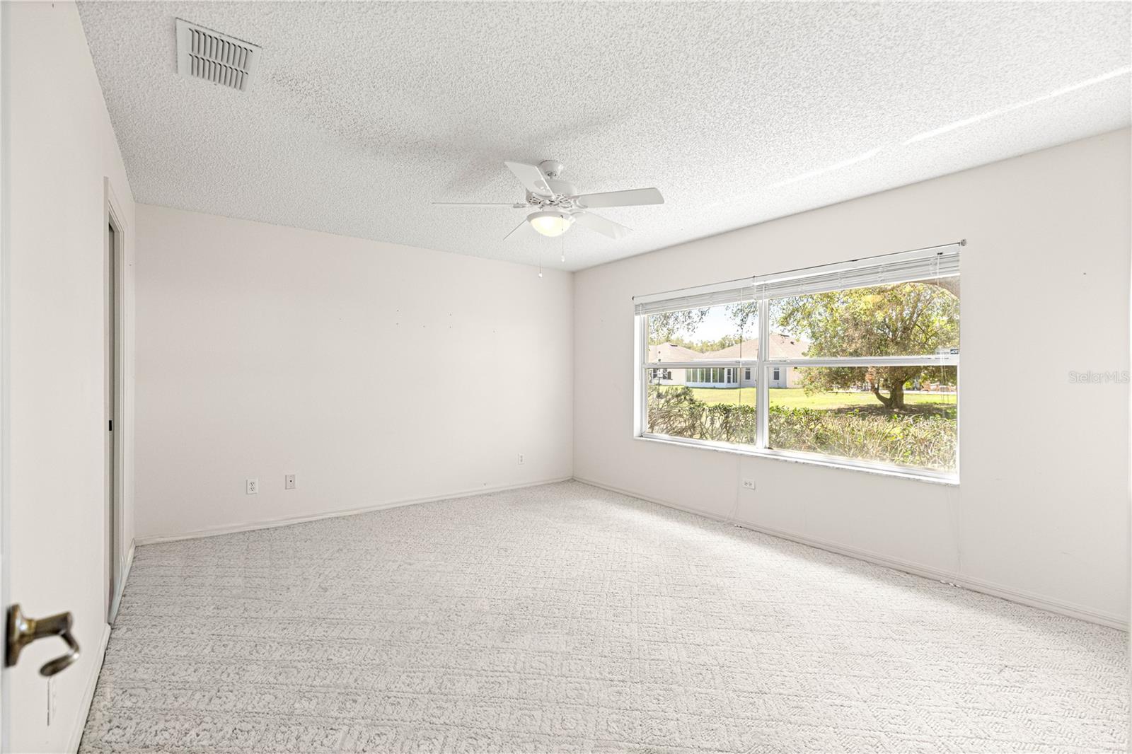 ON TOP OF THE WORLD - Residential