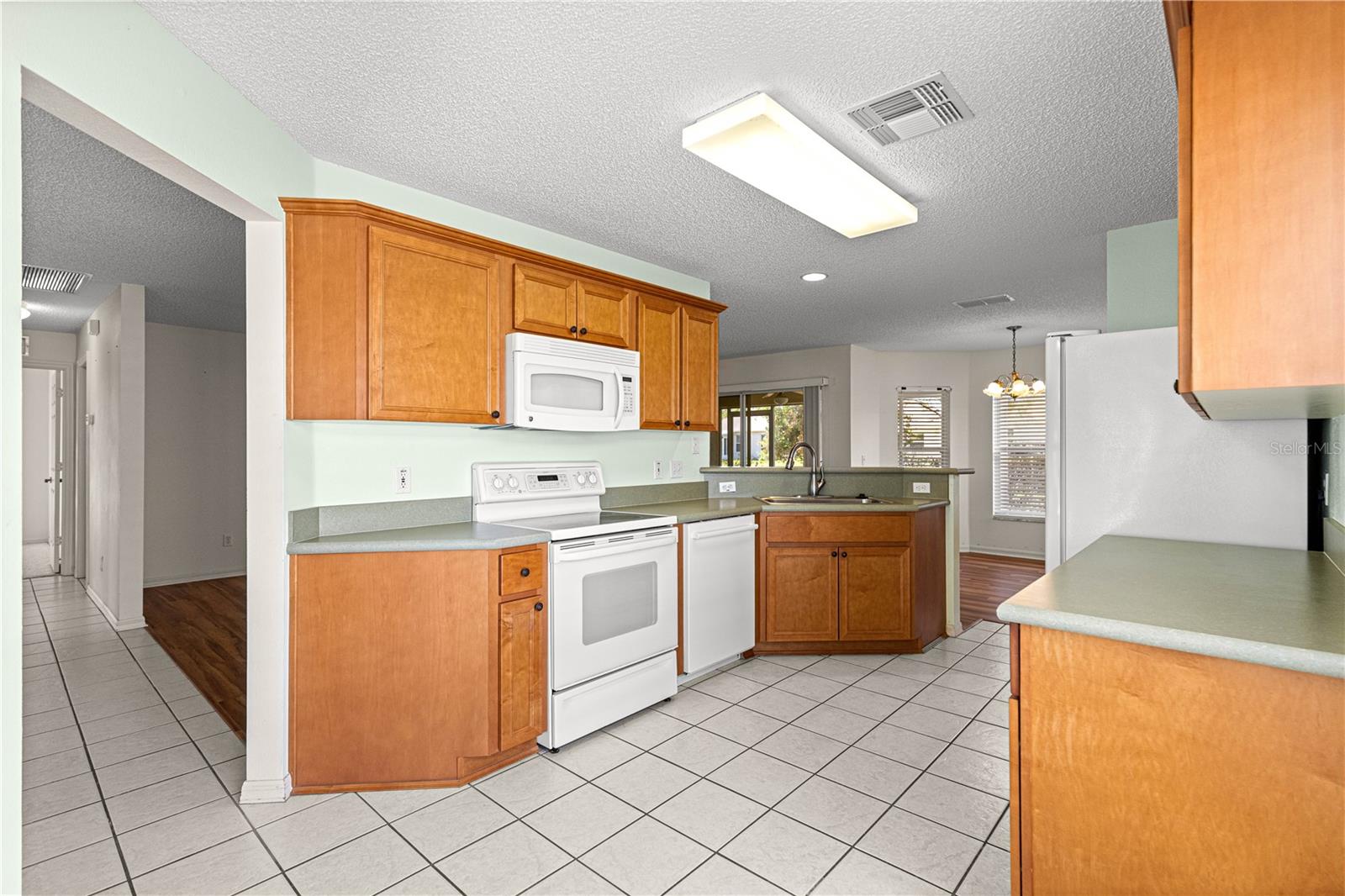 ON TOP OF THE WORLD - Residential