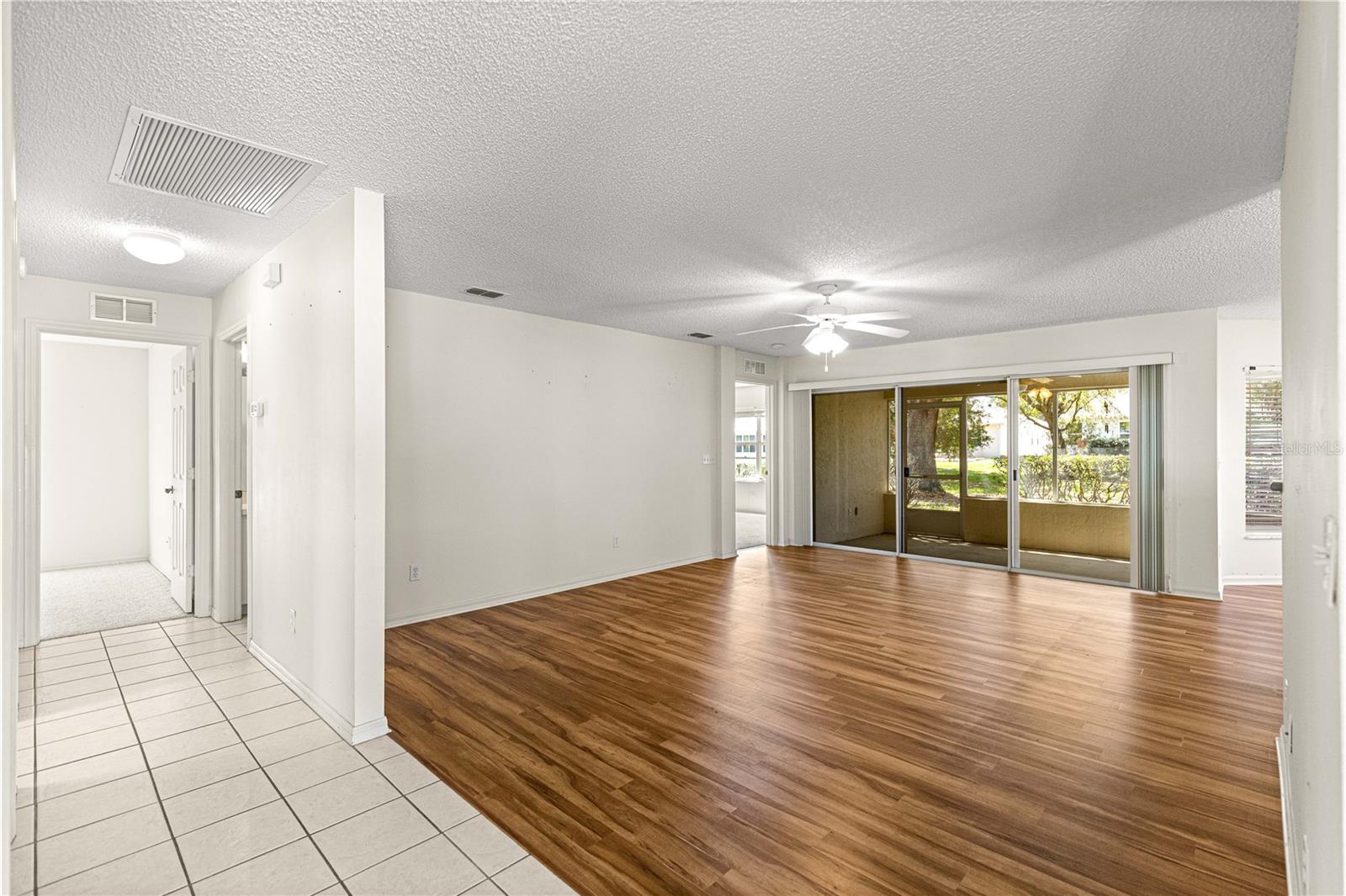 ON TOP OF THE WORLD - Residential