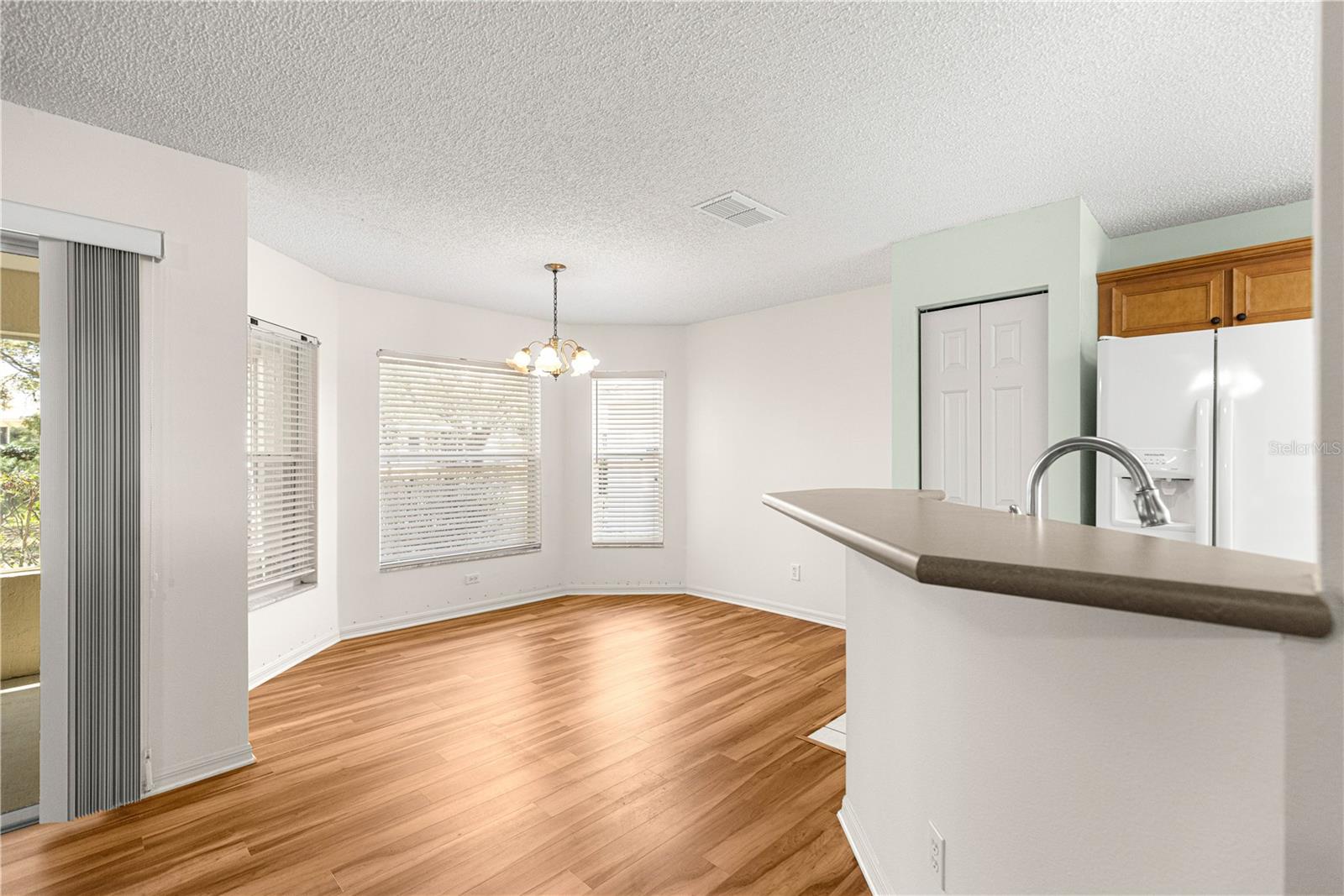 ON TOP OF THE WORLD - Residential