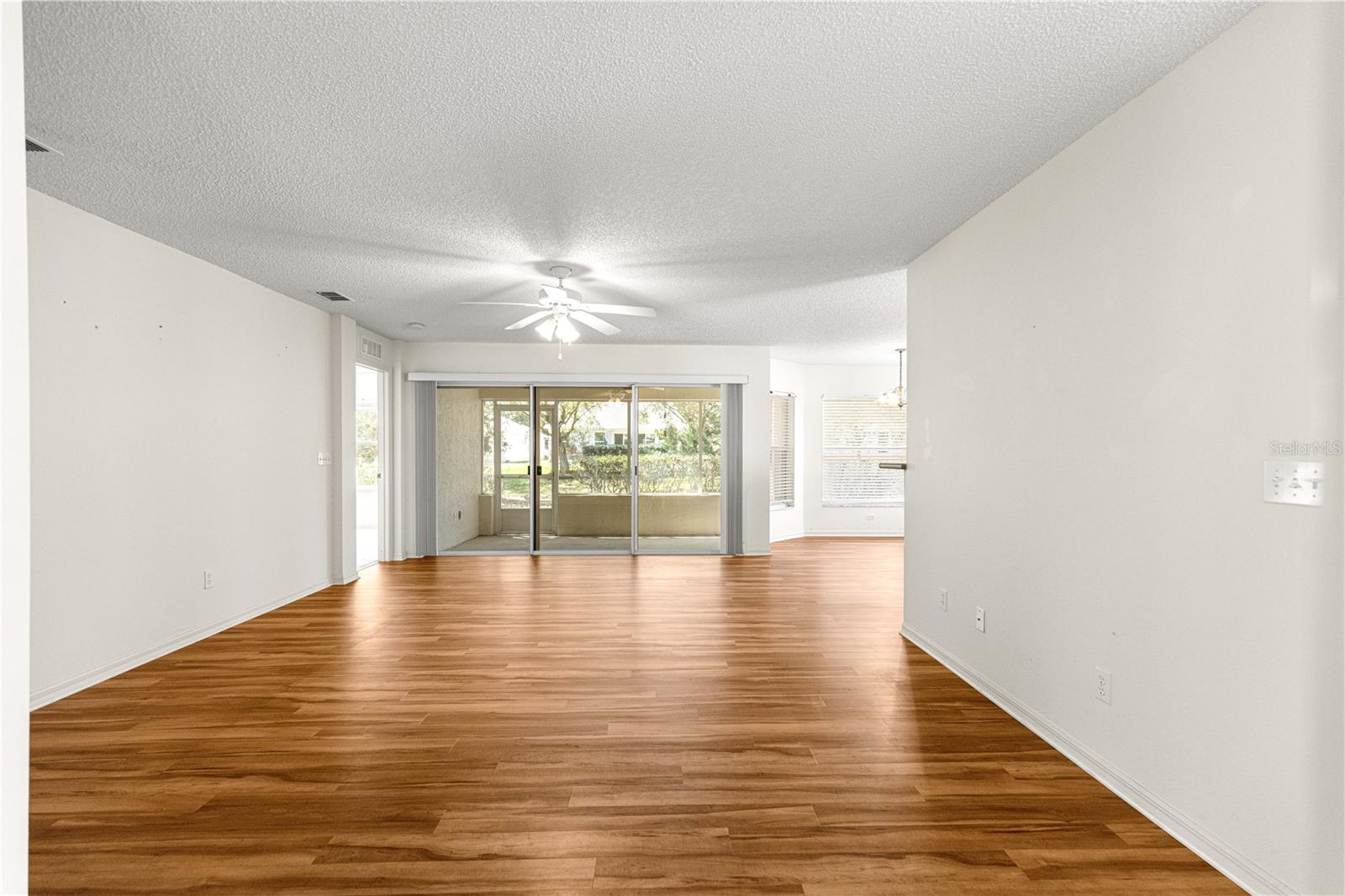 ON TOP OF THE WORLD - Residential