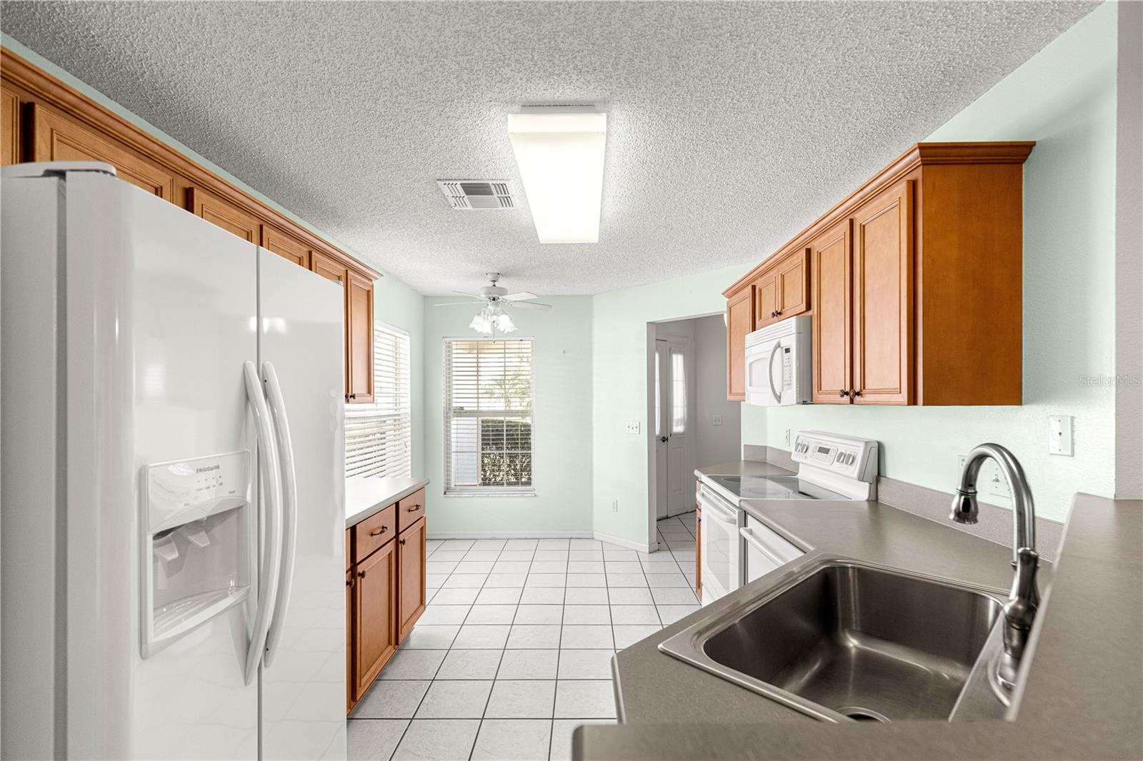 ON TOP OF THE WORLD - Residential